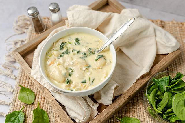 creamy chicken spinach soup